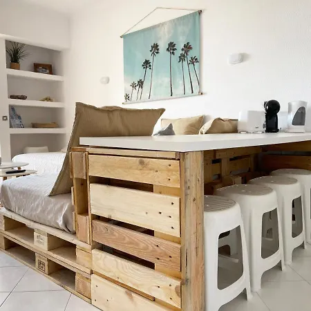 Panoramic Seaview - 2 Bedroom, Main Ave, 15 Min Walk Beach, Workspace דירה *