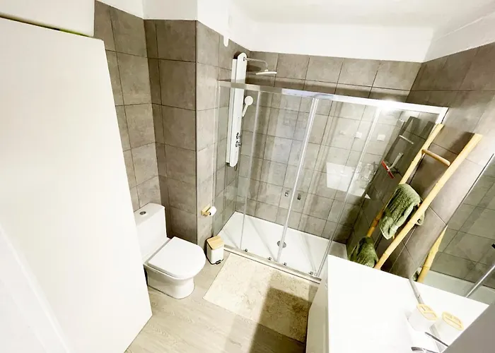 Panoramic Seaview - 2 Bedroom, Main Ave, 15 Min Walk Beach, Workspace Apartment *