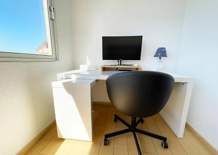 Panoramic Seaview - 2 Bedroom, Main Ave, 15 Min Walk Beach, Workspace * Albufeira