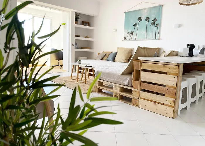 Apartment Panoramic Seaview - 2 Bedroom, Main Ave, 15 Min Walk Beach, Workspace Albufeira