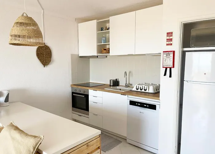 Panoramic Seaview - 2 Bedroom, Main Ave, 15 Min Walk Beach, Workspace Albufeira