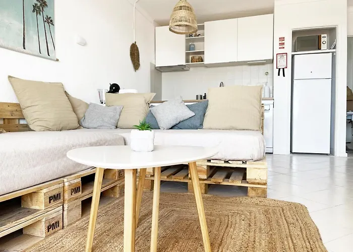 Apartment Panoramic Seaview - 2 Bedroom, Main Ave, 15 Min Walk Beach, Workspace *