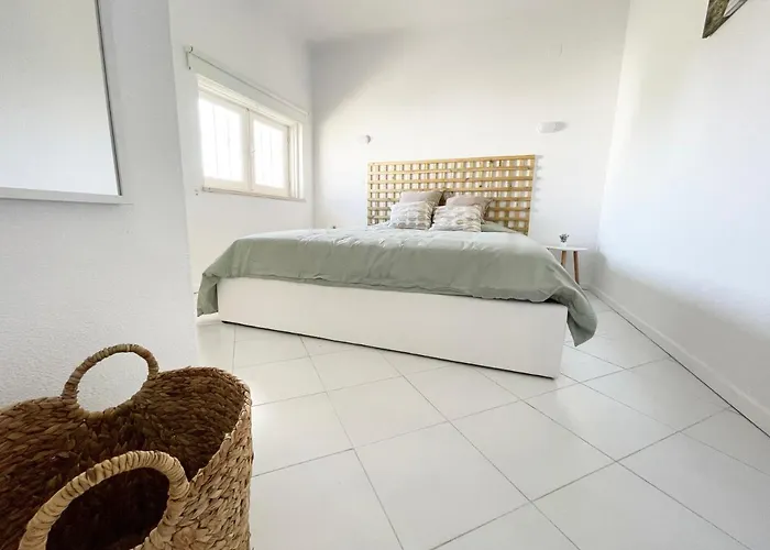 Panoramic Seaview - 2 Bedroom, Main Ave, 15 Min Walk Beach, Workspace Albufeira