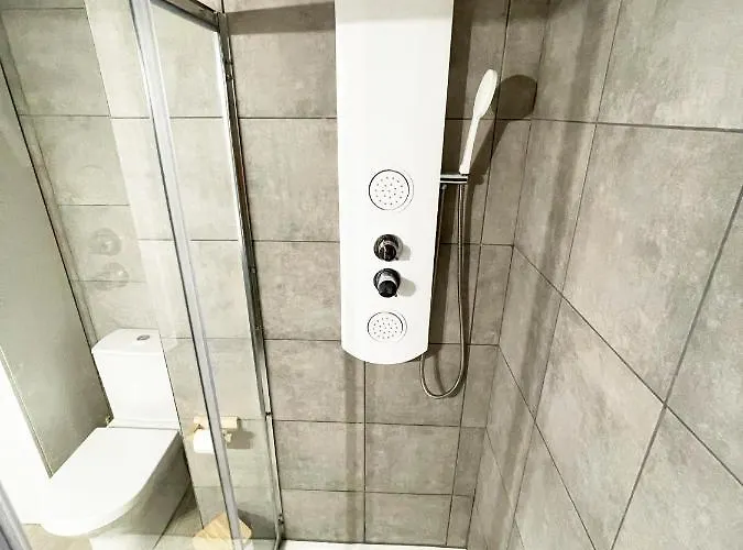 Apartment Panoramic Seaview - 2 Bedroom, Main Ave, 15 Min Walk Beach, Workspace Albufeira