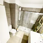 Panoramic Seaview - 2 Bedroom, Main Ave, 15 Min Walk Beach, Workspace Apartman *