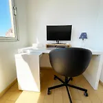 Panoramic Seaview - 2 Bedroom, Main Ave, 15 Min Walk Beach, Workspace * Albufeira