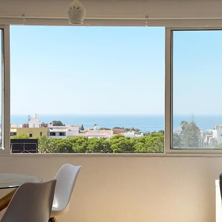 Apartman Panoramic Seaview - 2 Bedroom, Main Ave, 15 Min Walk Beach, Workspace *
